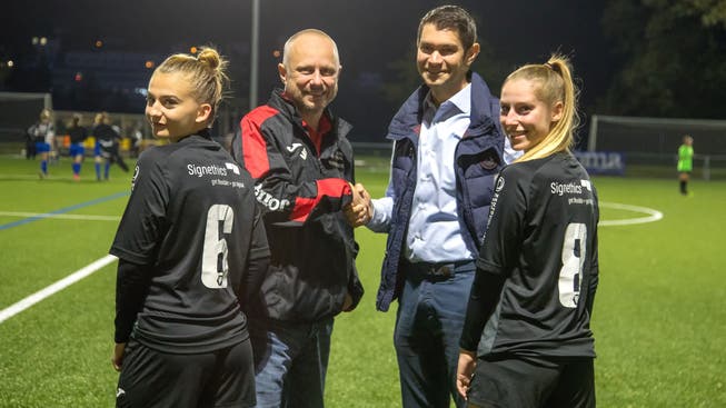 «Wir sind Stolz ab der neuen Saison mit dem Signethics Logo auf unserm Trikotrücken zu spielen. Das junge dynamische Unternehmen passt perfekt zu unserem Verein», freut sich Michel Schauenberg, Präsident der FC Aarau Frauen.