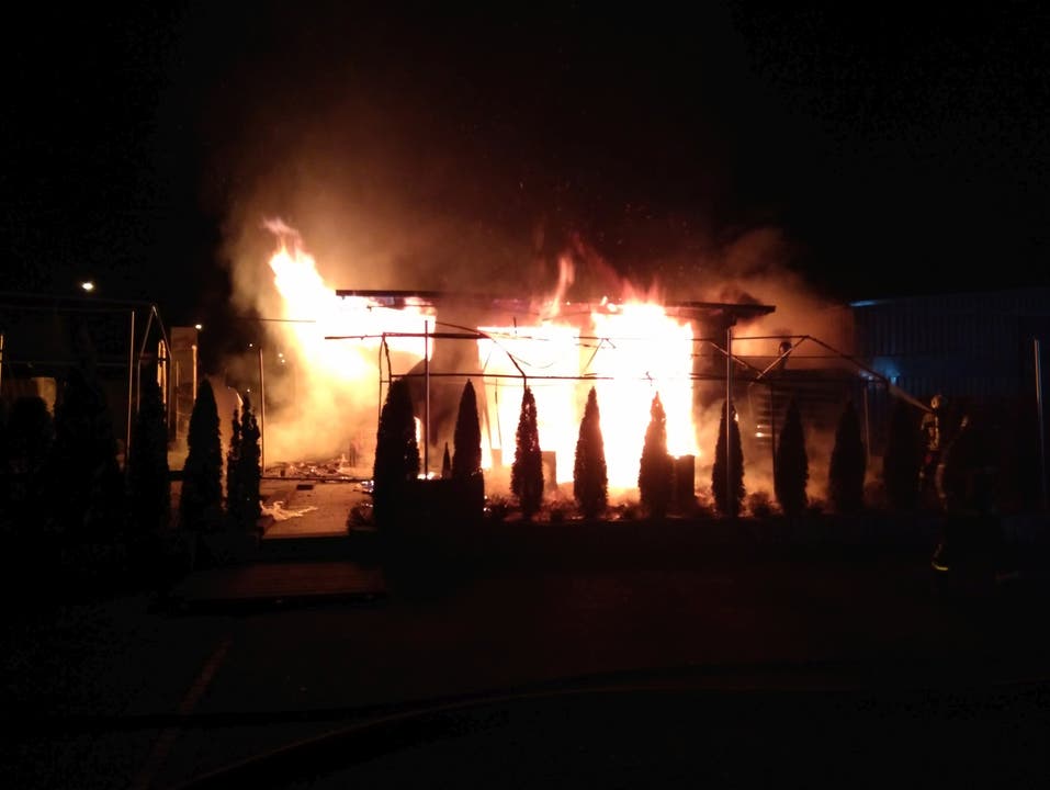 Villmergen AG, 25. Februar: Das Feuer zerstörte das Lokal komplett. Dieses war zum Zeitpunkt geschlossen.
