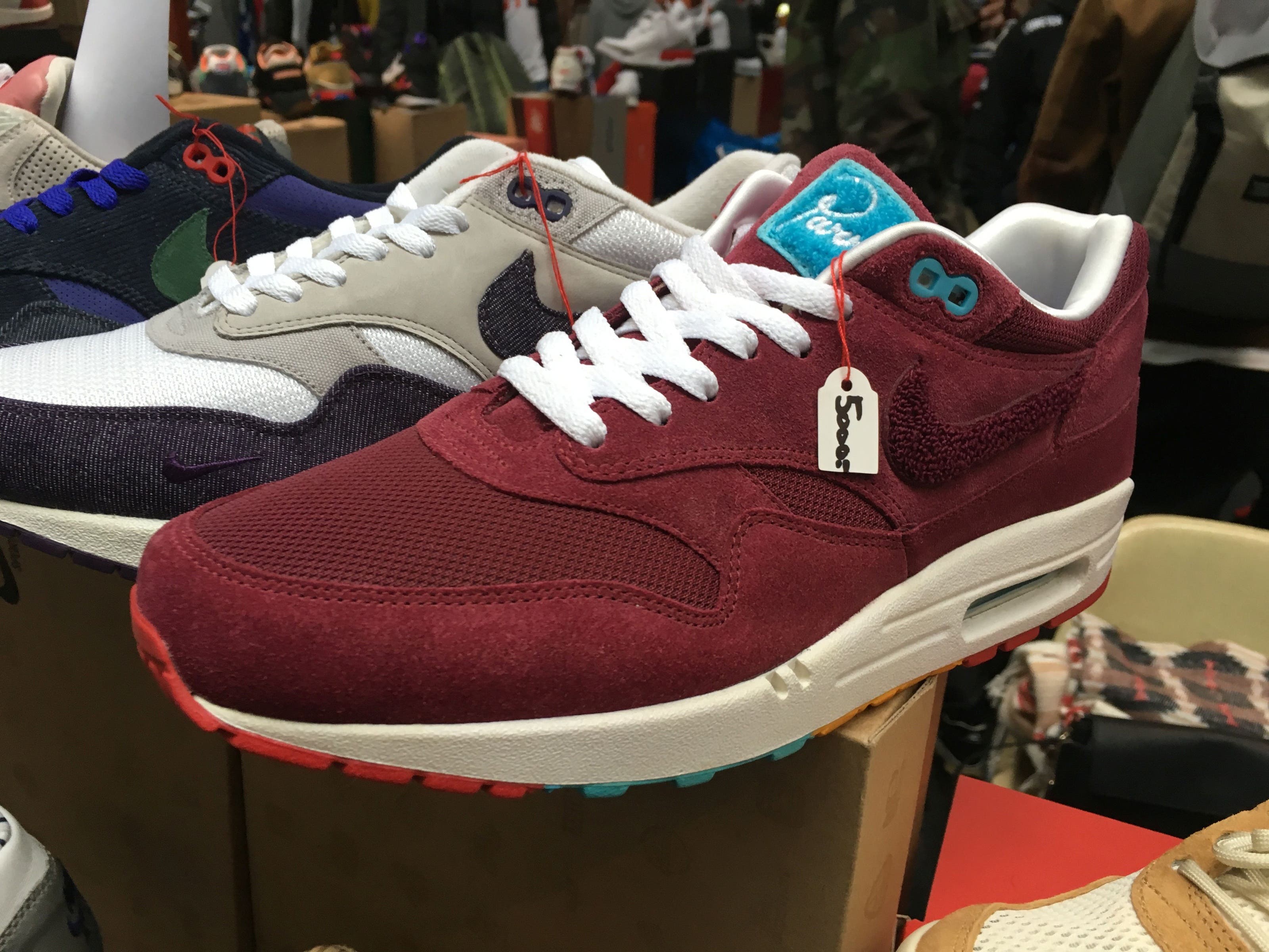 Stimulans Aanpassing zonne Ein-Blick - 5000 Franken für ein Paar Turnschuhe – das Geschäft der Sneaker-Sammler im Werk 8 Stimulans Aanpassing zonne Ein-Blick - 5000 Franken für ein Paar Turnschuhe – das Geschäft der Sneaker-Sammler im Werk 8