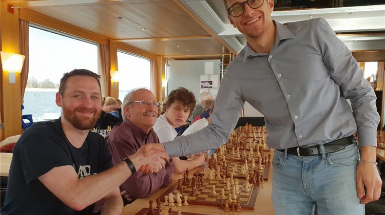 Hobbyspieler siegt gegen Schachprofi – der Grossmeister gab ihm vorher Tipps
