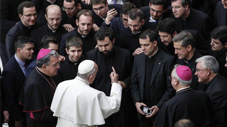 Glaubwürdigkeit des Papstes steht auf dem Spiel: Heute beginnt Konferenz zum Missbrauchsskandal