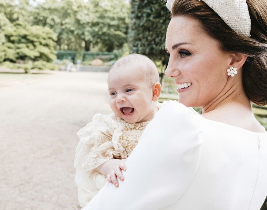 Herzogin Kate mit Prinz Louis im Juli 2018.