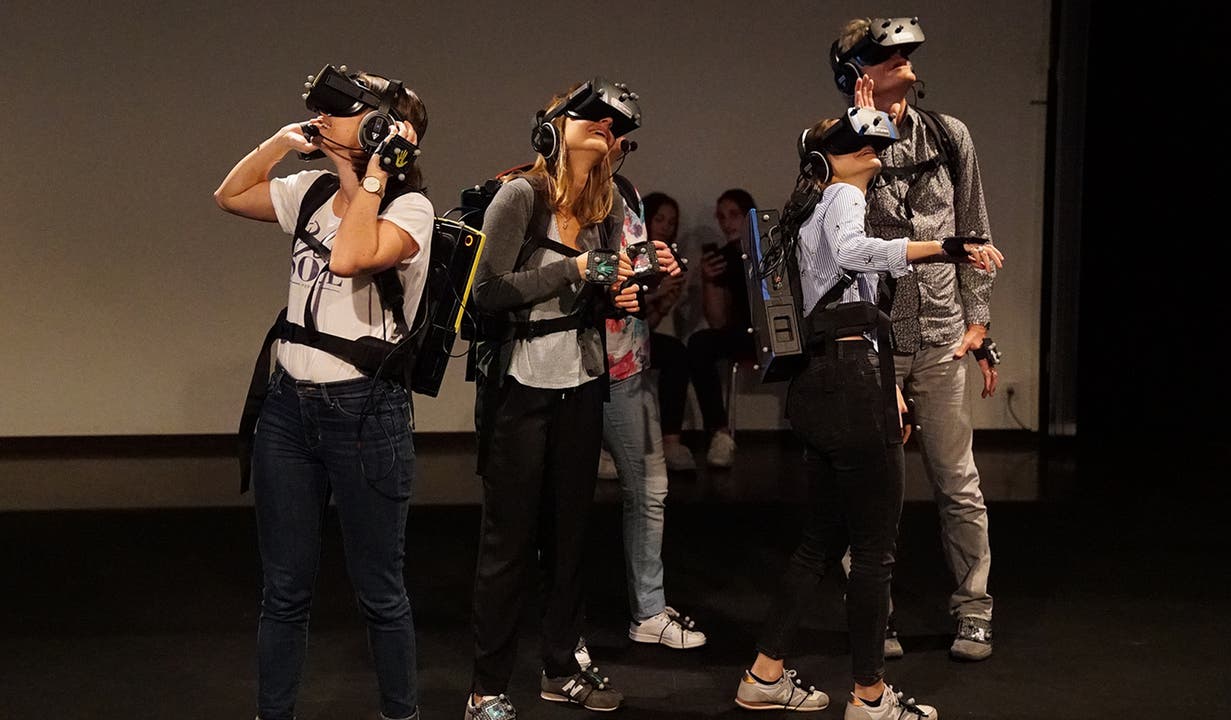 2. Die Zukunft des Films: Virtual Reality ermöglicht eine Teilnahme des Zuschauers am Film.