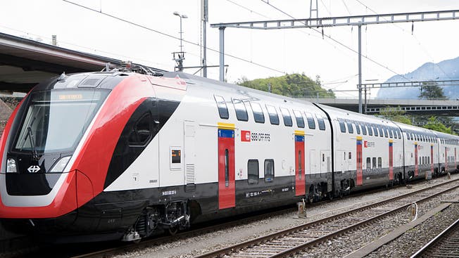 Als eine der Massnahmen zur Entlastung sollen auf der Jurasüdfusslinie Doppelstock-Züge fahren.