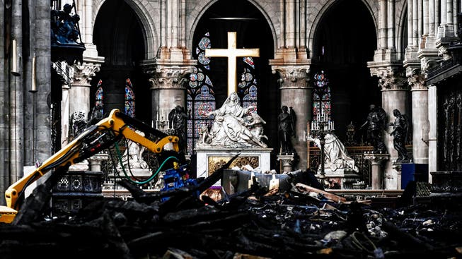 Um die Notre-Dame-Kirche wiederaufzubauen, erfassen Spezialisten auch Form und Lage der Trümmerteile in Datenbanken.
