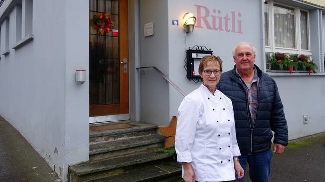 Marianne und Thomas Haller vor dem Restaurant Rütli: «Die Baubewilligung beinhaltet nur die Umnutzung des Schöpfli».