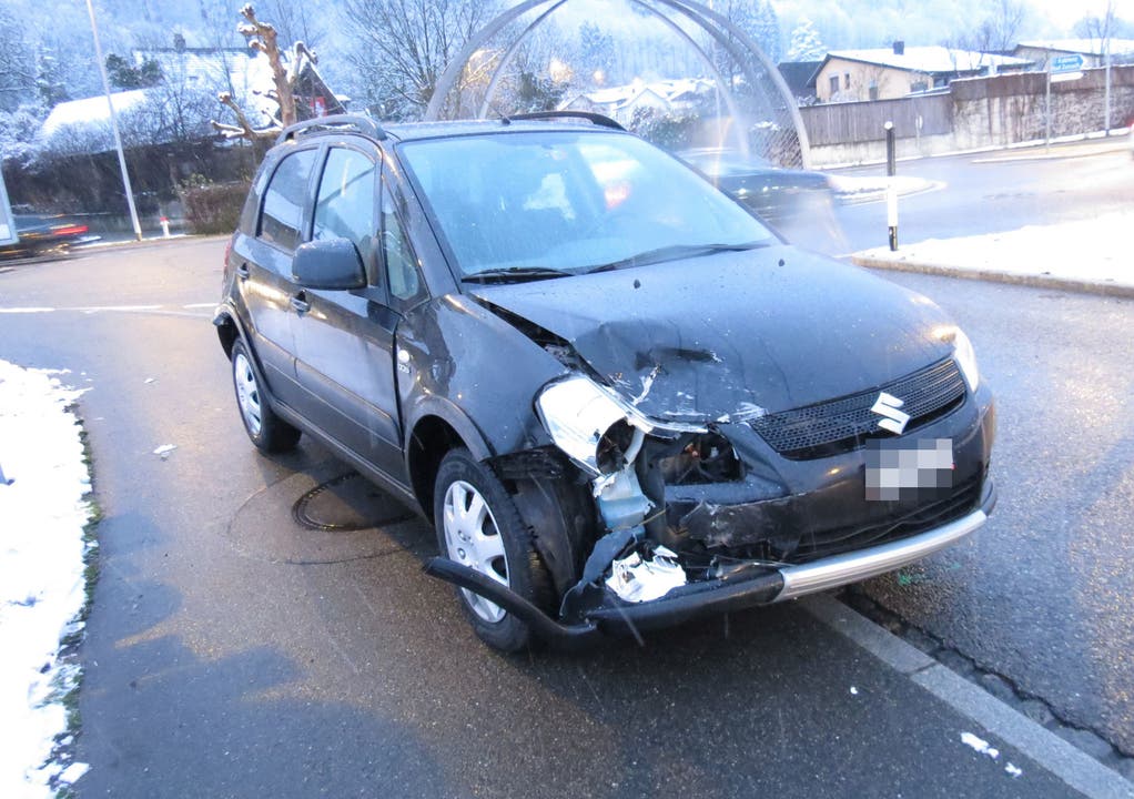 Brugg AG, 10. Januar: Auffahrkollision mit alkoholisiertem Unfallfahrer – der Wagen des Unfallverursachers.
