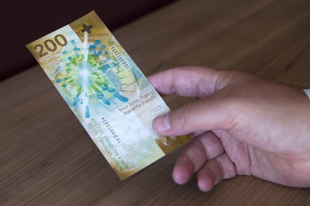 Schweizer Geld Das Geheimnis Ist Gelüftet So Sieht Die Neue Schweizer 200er Note Aus