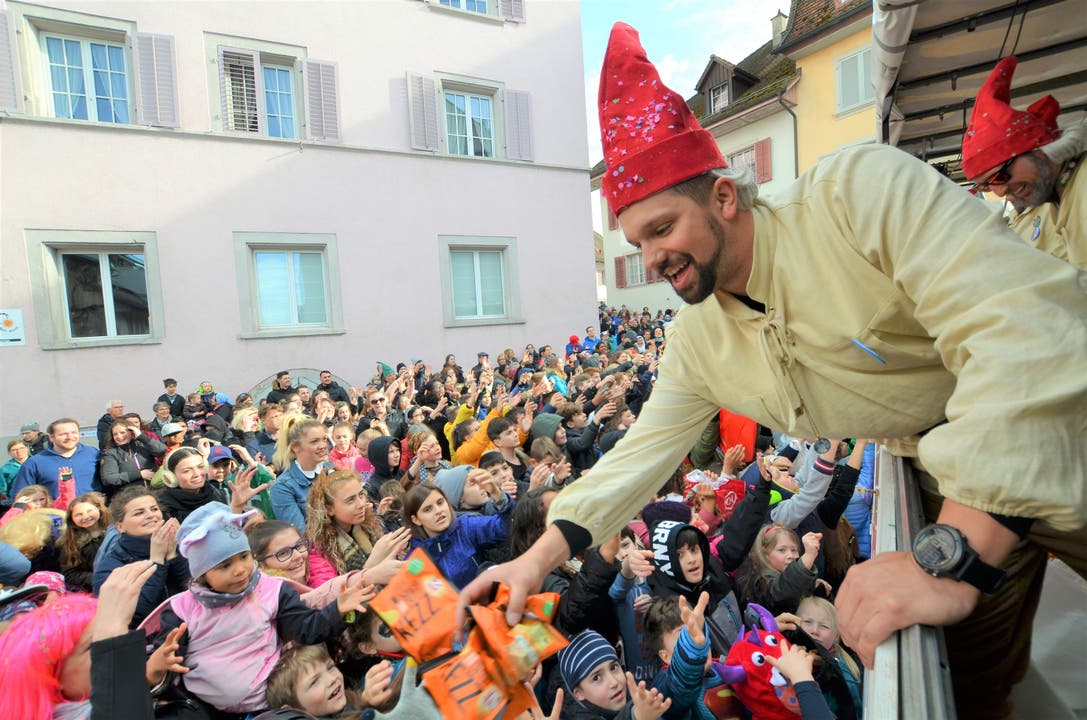 Rund 600 Kinder kamen ans "Usrüere" in Bremgarten.
