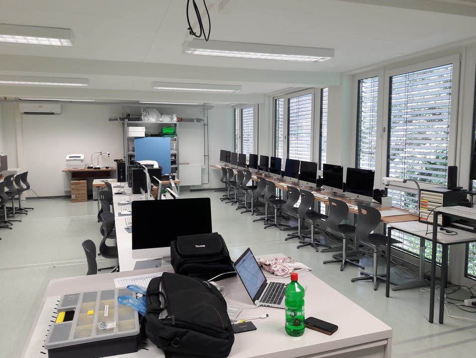 Schulprovisorium auf der Ländliwiese So präsentiert sich der IT-Raum