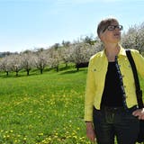 «Ja, da geht heute noch was» – unterwegs mit Regine Leutwyler zwischen Kirschblüten und Bienen