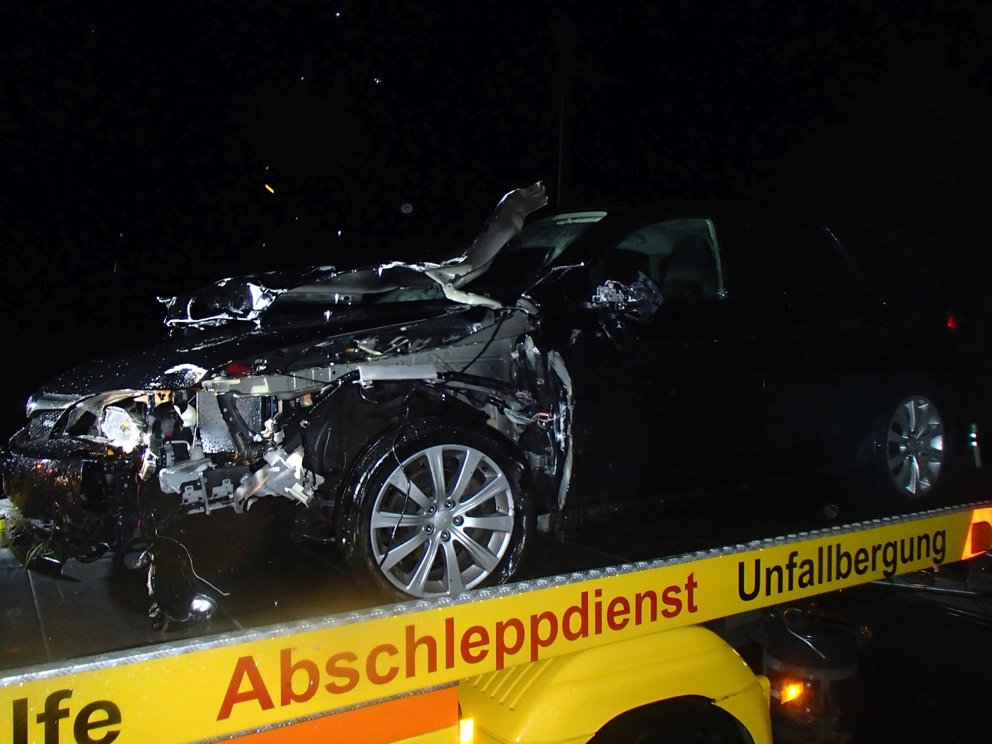 Bildstrecke - Betrunkener Autofahrer Baut Unfall Bei Riniken