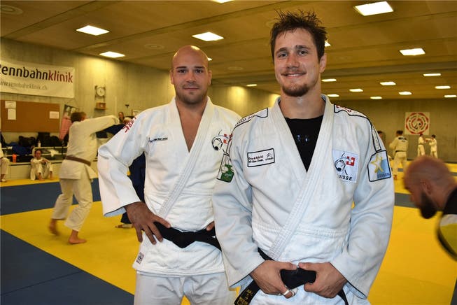 Die Brugger Judokas Ciril Grossklaus (rechts) und Patrik Moser bereiten sich im Sportausbildungszentrum Mülimatt in Windisch auf die WM in Baku vor. Larissa Hunziker