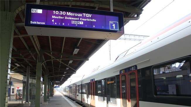 Der Regio-Express ab Grenchen Nord fährt zum TGV-Bahnhof Meroux bei Belfort (F). Paris ist in gut vier Stunden erreichbar.