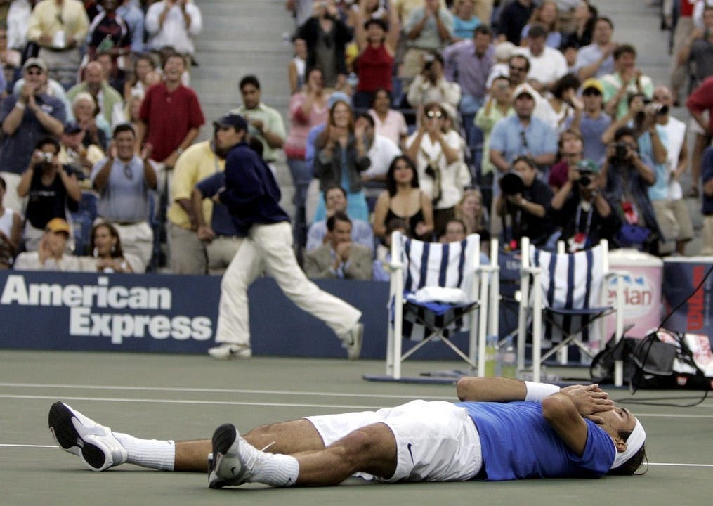 Federer gewinnt zum ersten Mal die US Open, sein insgesamt 20. Titel Lleyton Hewitt, 6:0, 7:6, 6:0