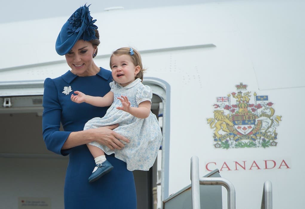 Herzogin Kate mit Tochter Charlotte bei der Ankunft in Kanada im September 2016.