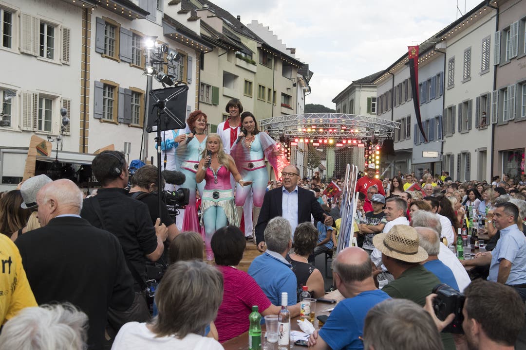 "Donnschtig-Jass" in Klingnau: Rund 3000 Besucher sorgten für eine tolle Atmosphäre.