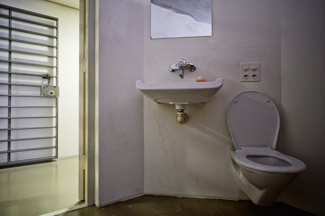 Die Toilette in einer Zelle. (Archiv)