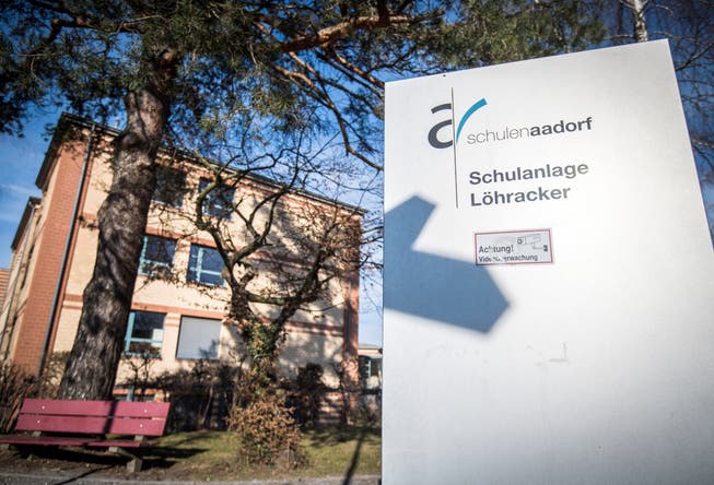 Blick auf die Sekundarschulanlage Löhracker in Aadorf. Laut der Schulpräsidentin ist die beratende Mitwirkung von Jugendlichen oder ausländischen Eltern kein Bedürfnis in Aadorf.
