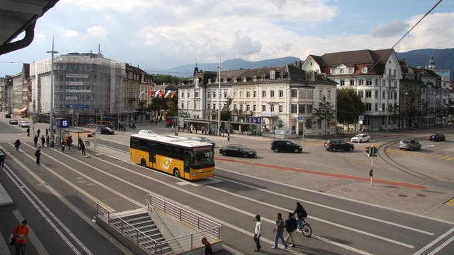 Beim Hauptbahnhof Solothurn konnte die Kantonspolizei den Tatverdächtigen festnehmen.