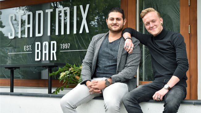 Die neuen Hausherren in der Stadtmix Bar: Dilan von Däniken (links) und Janick Rohner.