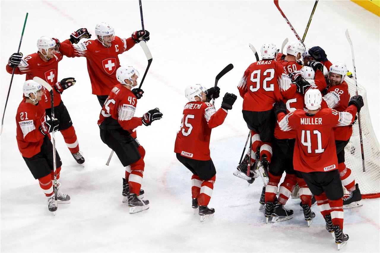 Eishockey - Ein Doppelschlag Und Ein Heisser Goalie Genügen – Die ...