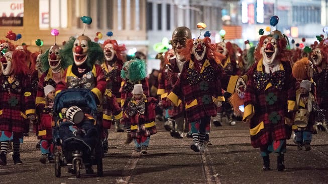 Das Parade-Kostüm der Negro Rhygass ist ein Clown.
