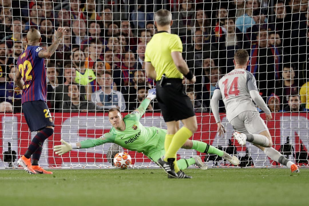 Der FC Barcelona erspielte sich im Halbfinal-Hinspiel daheim gegen den FC Liverpool ein 3:0-Polster und steht damit mit einem Bein im Champions-League-Final. Die Engländer waren mit dem Resultat sehr schlecht bedient.