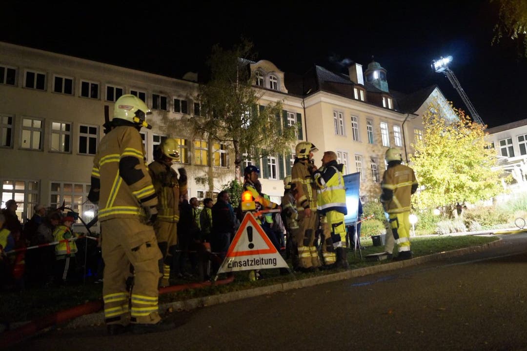 Hauptübung der Stützpunktfeuerwehr Baden Die Feuerwehr Baden testete im Regionalen Pflegezentrum den Ernstfall.