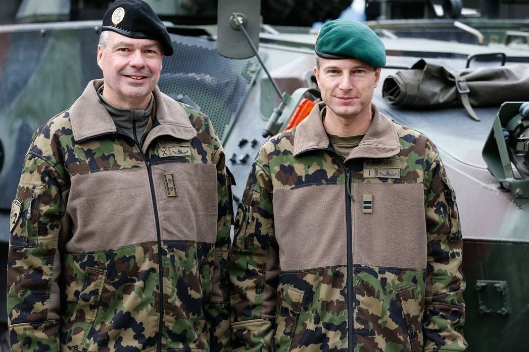 Besuchstag beim Solothurner Infanteriebataillon 11 in Walenstadt Divisionär Hans-Peter Walser (links) und Philipp Gerster, Kommandat des «Öufi».