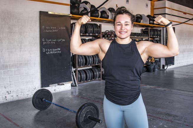 Gewichtheberin Nora Jäggi trainiert fünf Mal in der Woche im CrossFit-Center. Und stemmt dabei das Anderthalbfache ihres eigenen Körpergewichts.