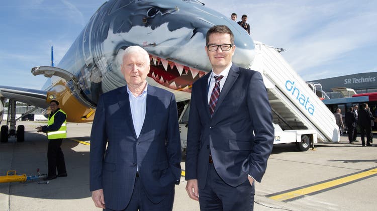 Der Stolz von Martin Ebner: Der Milliardär stellt den neuen Jet seiner Helvetic Airways vor