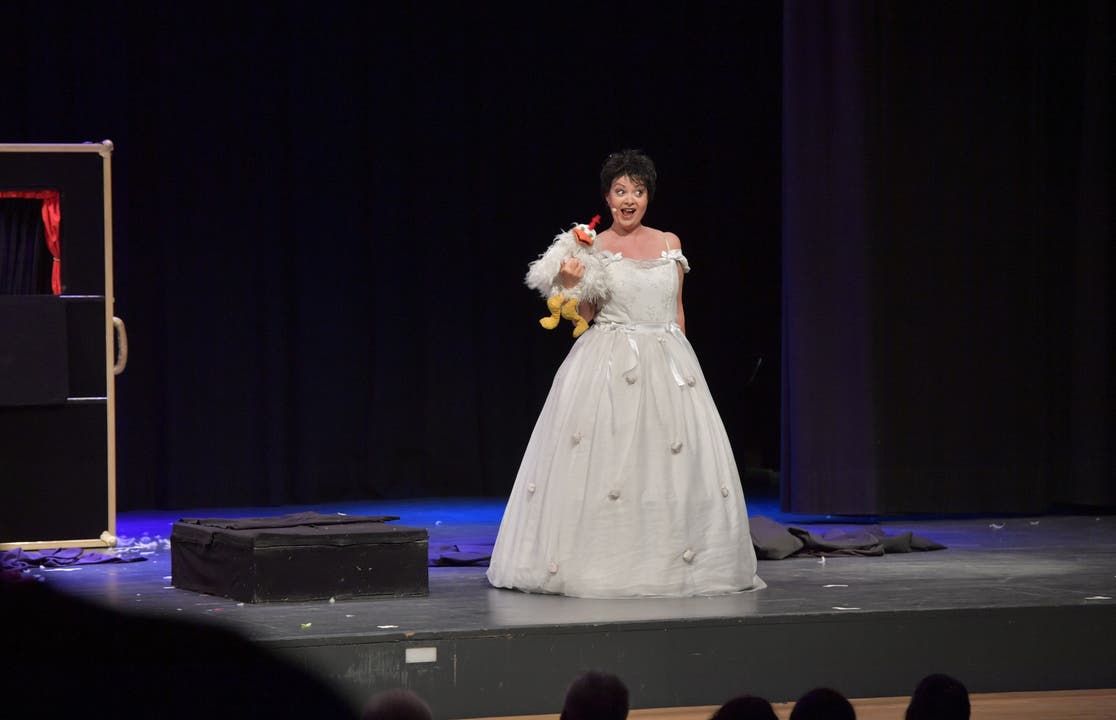  Nathalie Romier, Frankreich, erreichte den 2. Platz an der Weltmeisterschaft der Zauberei in der Sparte Comedy