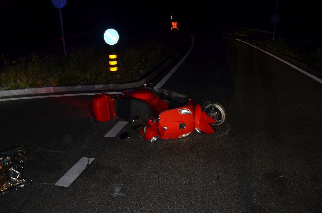 Münchenstein BL, 2. September Eine 21-jährige Rollerfahrerin stürzte nach einem Bremsmanöver und zog sich Verletzungen zu. Sie musste mit der Sanität ins Spital gebracht werden.