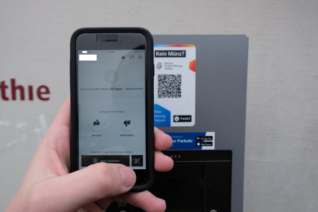 Dietikon - Bezahlen mit dem Handy: Parkuhren schlucken jetzt digitales Münz