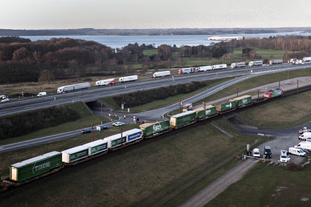 Nach Angaben der dänischen Nachrichtenagentur Ritzau handelte es sich um das schlimmste Zugunglück in Dänemark seit 1988.