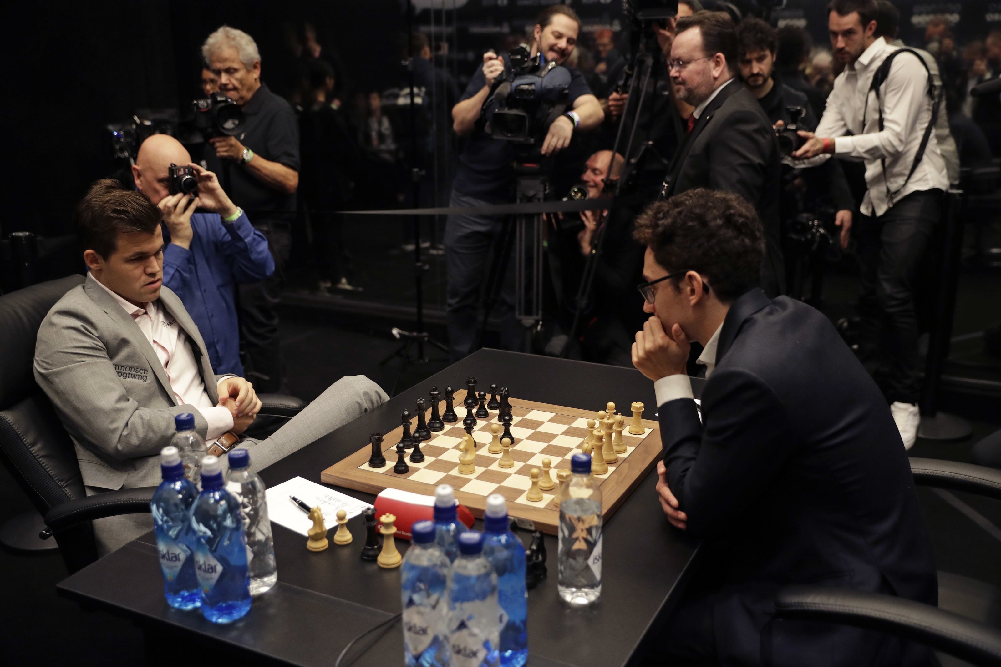 London - Der König Regiert Weiter: Magnus Carlsen Ist Erneut Schach ...