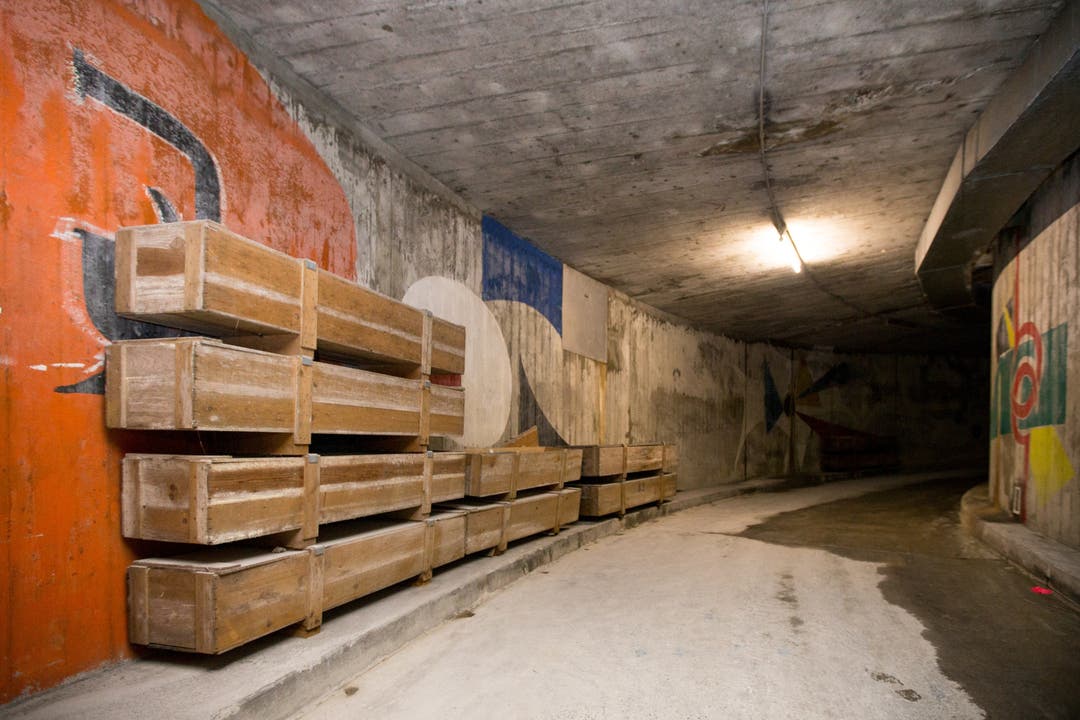 Sommer-Serie unterirdisch: Zivilschutzanlage Baden Die Wandgemälde stammen von vergangenen Badenfahrten und anderen Stadtfesten.