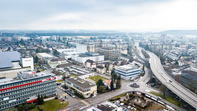Keine Gemeinde wäre so stark von der Steuervorlage 17 betroffen wie das 8700-Einwohner-Dorf Zuchwil. Hier haben neben bedeutenden Holdingfirmen wie Bosch oder Synthes zahlreiche weitere wichtige Firmen ihren Sitz.