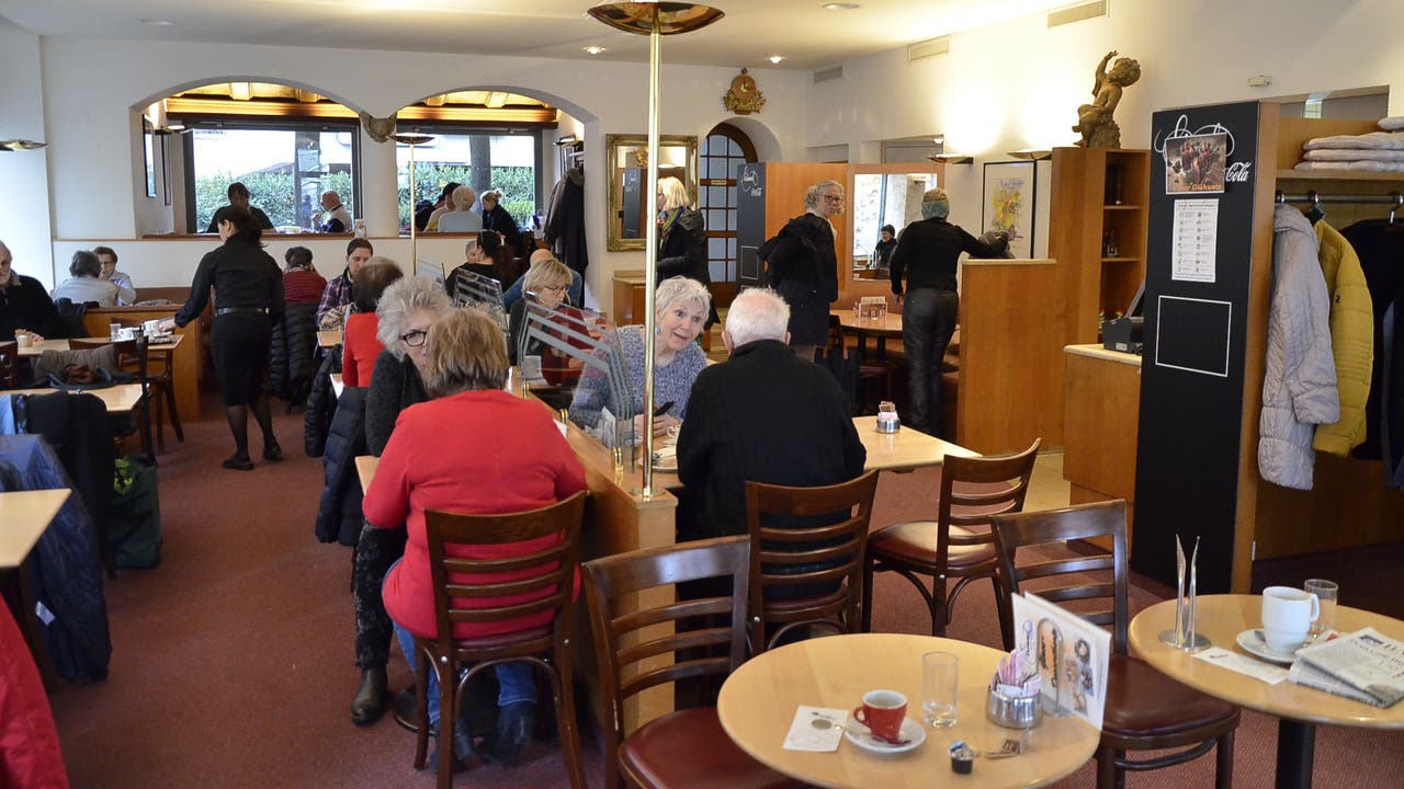 Das Café «Himmel» beim Badener Bahnhofplatz war am 1. Februar 2019 – an diesem Tag melden Badener Tagblatt/Aargauer Zeitung, dass das Traditionscafé vor dem Aus steht.