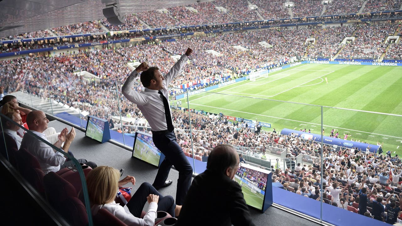 Frankreichs Präsident Emmanuel Macron feiert den WM-Sieg Frankreichs.