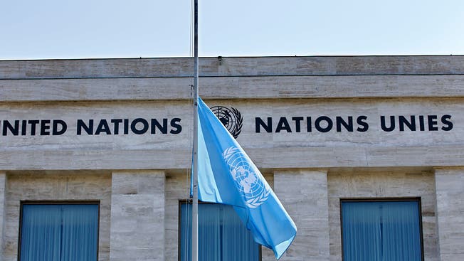 Trauer um tote Uno-Mitarbeiter nach dem Flugzeugabsturz in Äthiopien: Am Montag werden die Flaggen der Vereinten Nationen auf halbmast gesetzt.