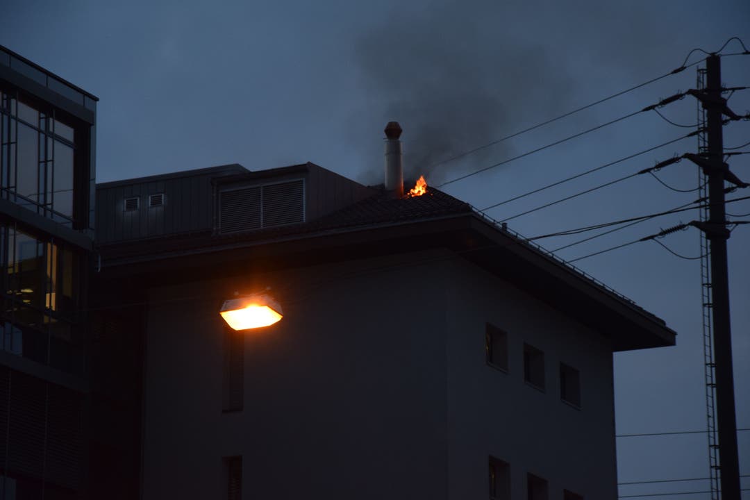 Feuer auf dem Dach des Alpiq-Gebäudes in Olten.