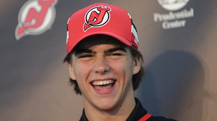 Jetzt gibt es Unterstützung für Nico Hischier: Die New Jersey Devils gewinnen die Draft-Lottery