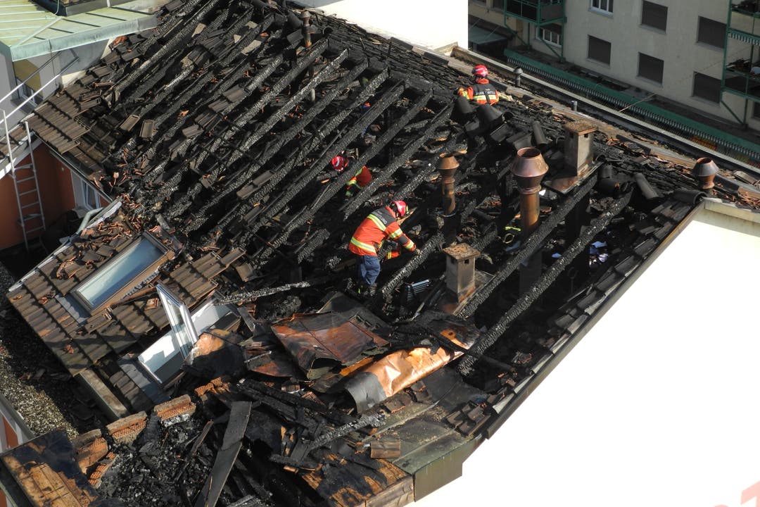 Das abgebrannte Dach des Hotel Restaurant Passage in Grenchen