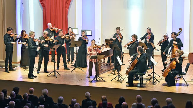 Geigerin Midori und ihre 285-jährige Violine standen am Freitagabend im Stadttheater Olten im Mittelpunkt. Das Münchener Kammerorchester überzeugte mit romantischen Klängen.