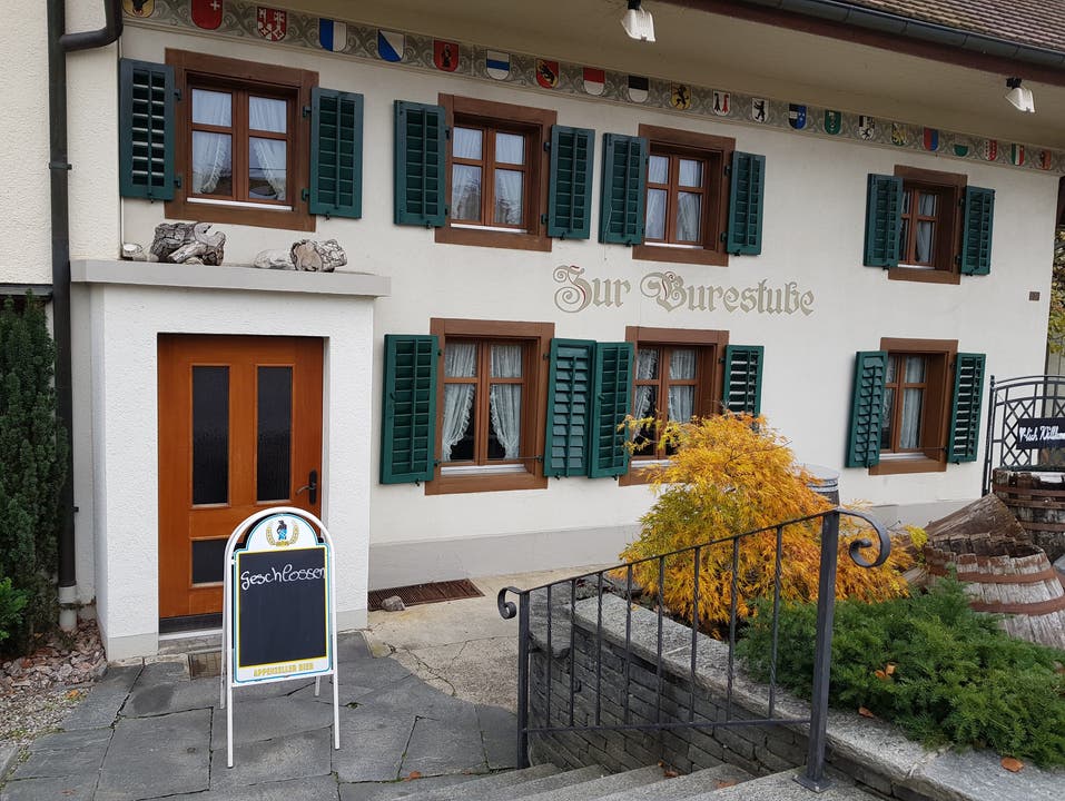 Buchs, 10. November: Das Traditionsrestaurant "Zur Burestube" ist Konkurs. Das Restaurant wurde an die Zuger Firma Bader Gastronomie &amp; Consulting verpachtet, welche eine Geschäftsführerin einsetzte.
