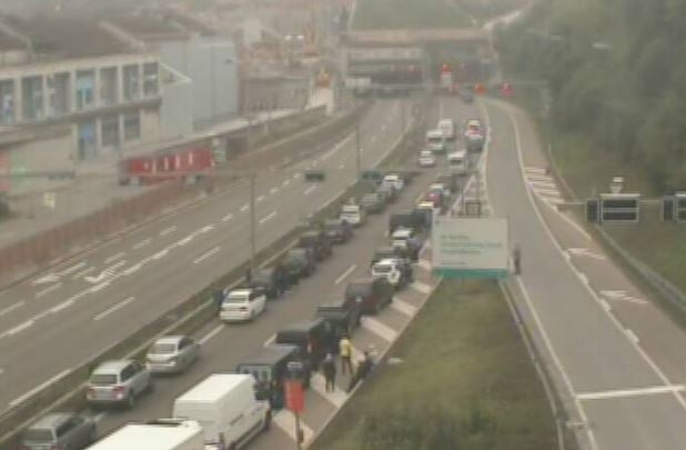 Verkehr - Der Gubrist-Tunnel War Wegen Brandes Gesperrt