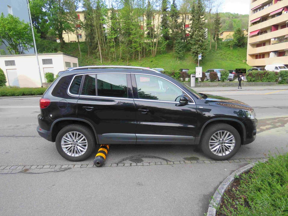 Mit diesem Auto kollidierte eine 35-jährige Frau aus dem Kanton Zürich in Spreitenbach mit einer Fussgängerinsel.