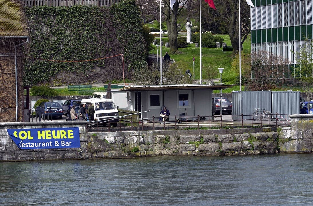 Im Sommer 2001 musste sich das Solheure noch mit einem Containerbeizli behelfen, 2002 war der Uferbau dann bezugsbereit.
